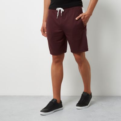Red stripe casual shorts